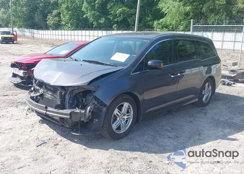 2013 Honda Odyssey Touring/Touring Elite from USA, damaged, VIN 5FNRL5H90DB046594